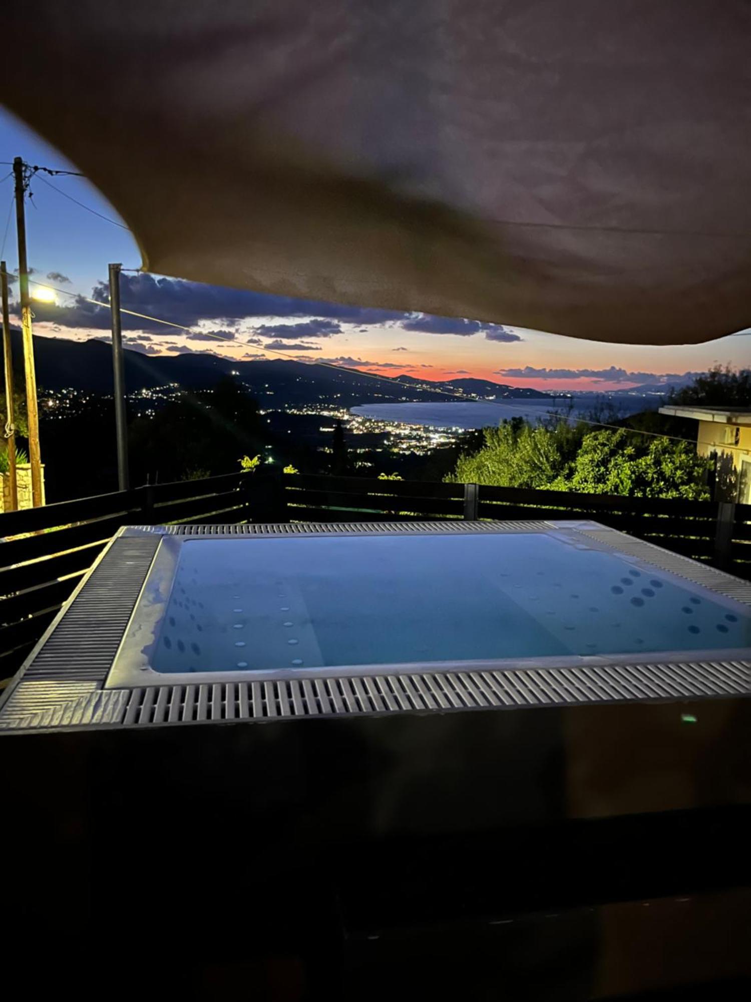 Villa Thea - Τhe View 1St Floor Áno Yerakaríon エクステリア 写真